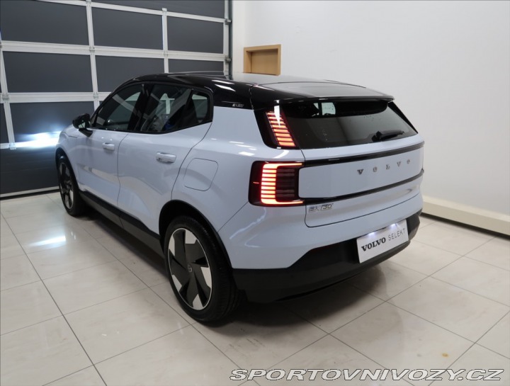Volvo EX30 SiINGLE RWD PLUS 1. MAJ Č 2025