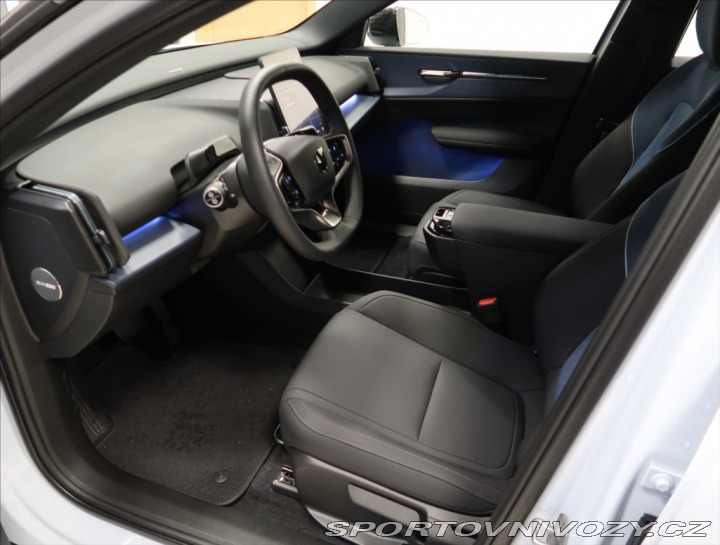 Volvo EX30 SiINGLE RWD PLUS 1. MAJ Č 2025