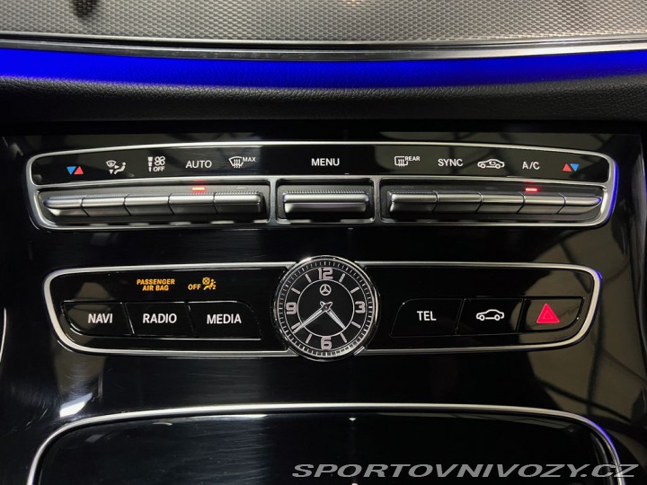 Mercedes-Benz E 220d 4MATIC AMG, NAVI, LE 2018