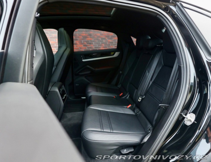 Porsche Cayenne 3.0 V6 Coupe E-Hybrid 34 2024