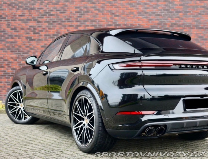 Porsche Cayenne 3.0 V6 Coupe E-Hybrid 34 2024