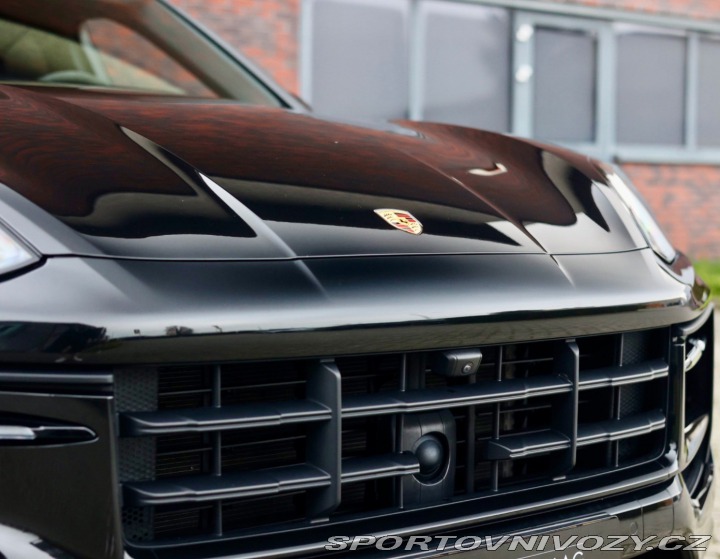 Porsche Cayenne 3.0 V6 Coupe E-Hybrid 34 2024