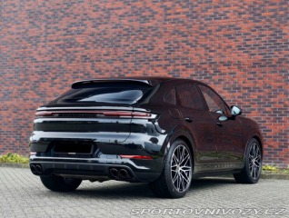 Porsche Cayenne 3.0 V6 Coupe E-Hybrid 34 2024