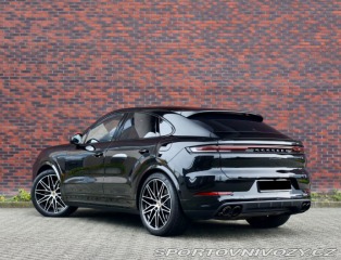 Porsche Cayenne 3.0 V6 Coupe E-Hybrid 34 2024