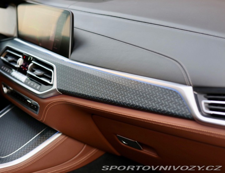 BMW X5 45e xDrive M SPORT | Sky 2020