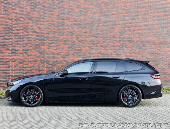 BMW 5 Touring  550e  xDrive | M 2025