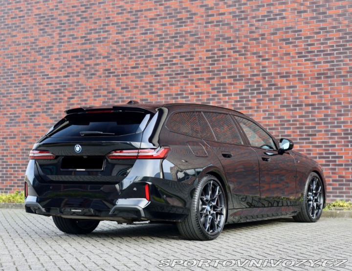 BMW 5 Touring  550e  xDrive | M 2025