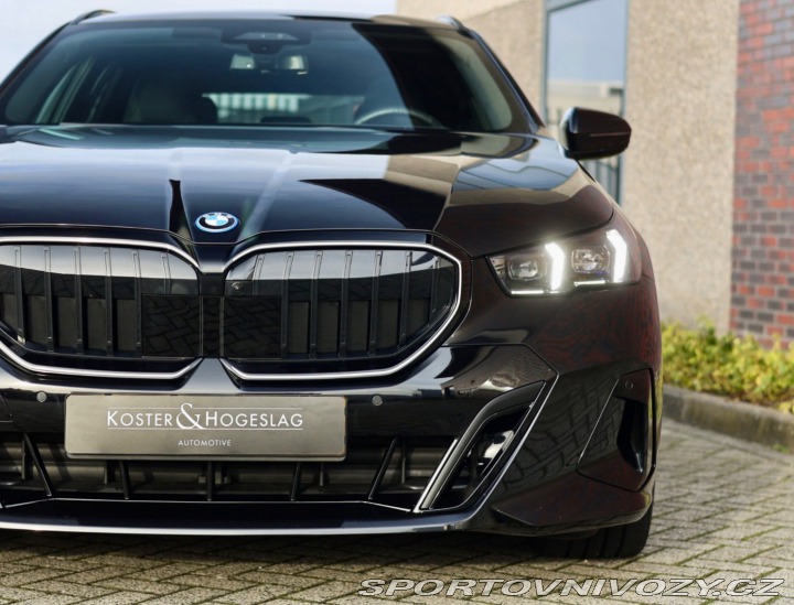 BMW 5 Touring  550e  xDrive | M 2025