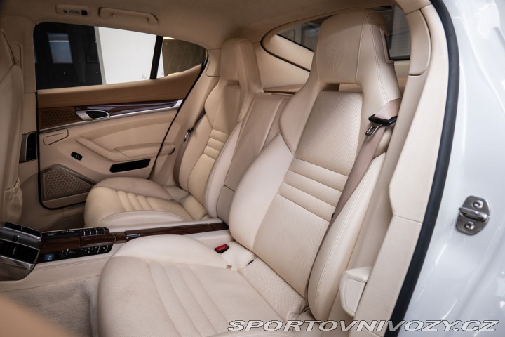 Porsche Panamera Turbo 1800