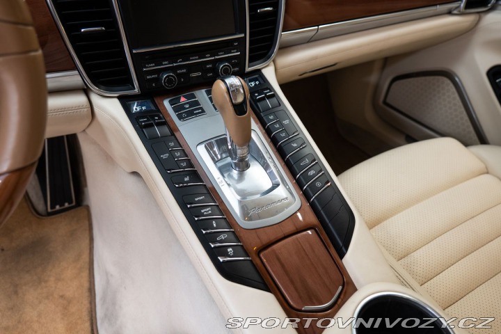 Porsche Panamera Turbo 1800