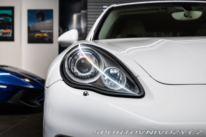 Porsche Panamera Turbo 1800
