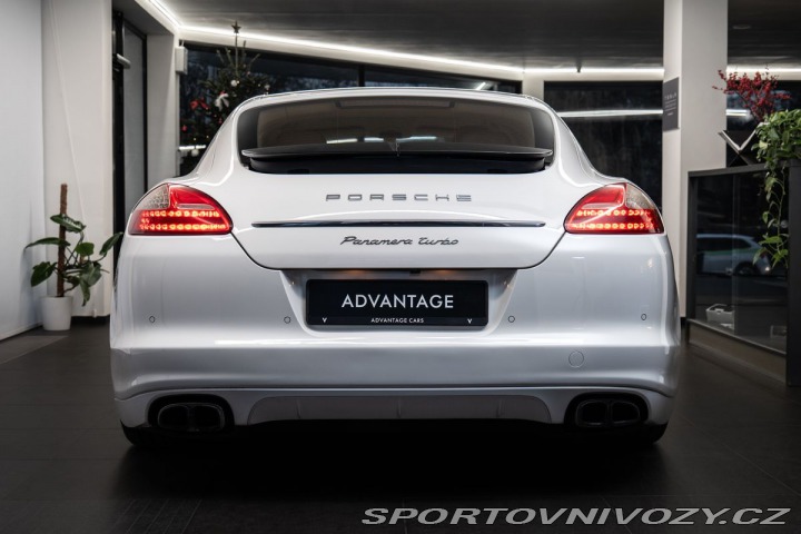 Porsche Panamera Turbo 1800