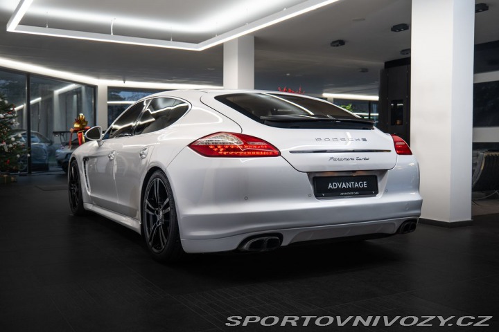 Porsche Panamera Turbo 1800