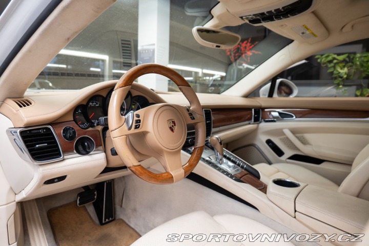 Porsche Panamera Turbo 1800