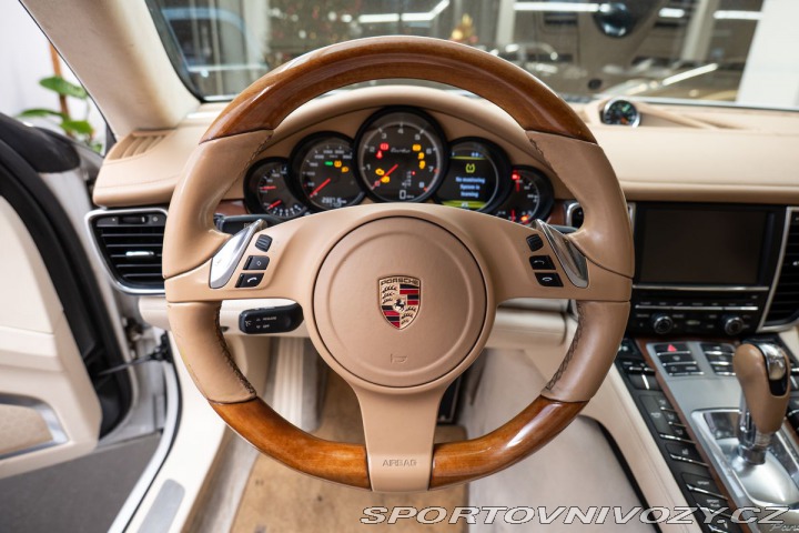 Porsche Panamera Turbo 1800