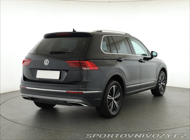 Volkswagen Ostatní modely Tiguan Highline 2.0 TSI 2018
