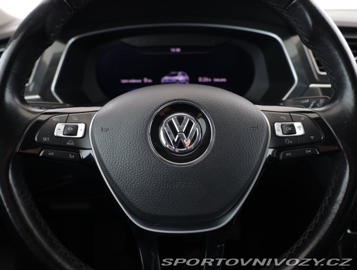 Volkswagen Ostatní modely Tiguan Highline 2.0 TSI 2018