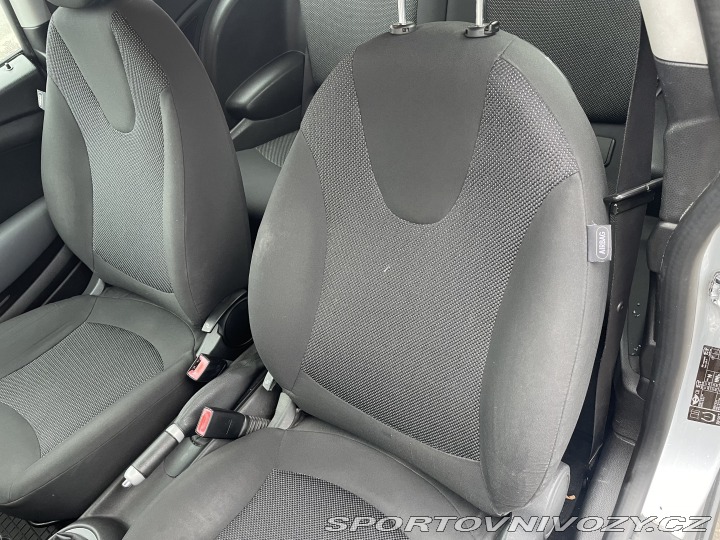 Mini Cooper 1.6i 88 KW Koupeno ČR 2007