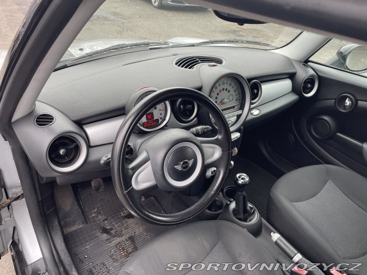 Mini Cooper 1.6i 88 KW Koupeno ČR 2007
