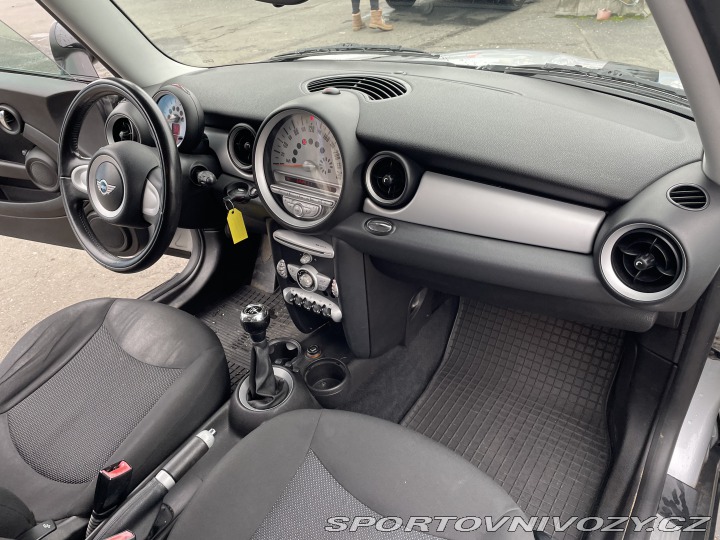 Mini Cooper 1.6i 88 KW Koupeno ČR 2007