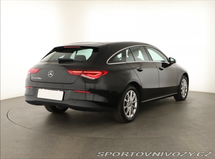 Mercedes-Benz CLA 250 e 2021