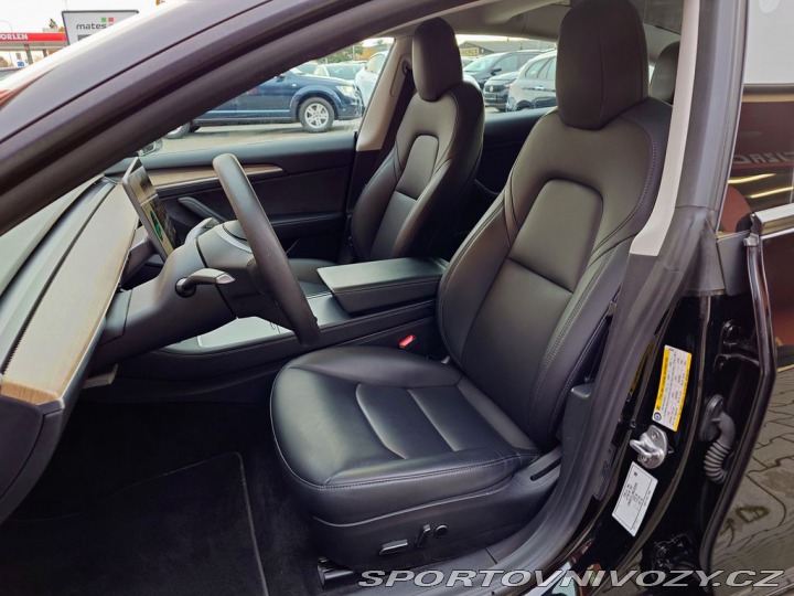 Tesla Model 3 Performance 377 kW REZERV 2021