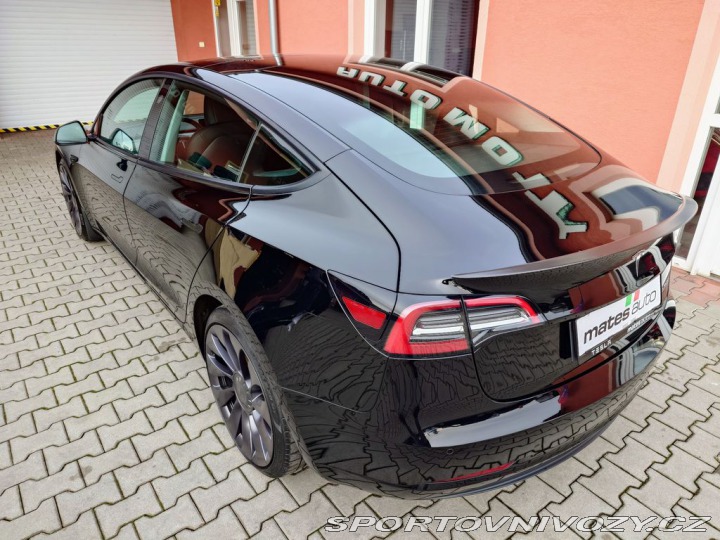 Tesla Model 3 Performance 377 kW REZERV 2021
