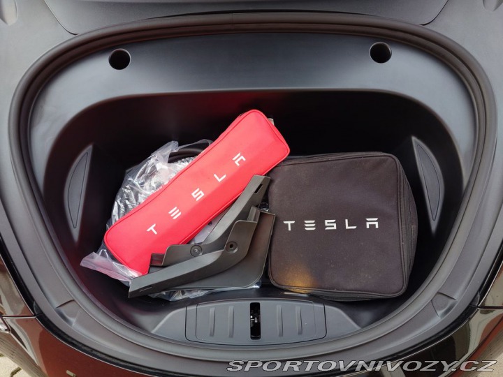 Tesla Model 3 Performance 377 kW REZERV 2021