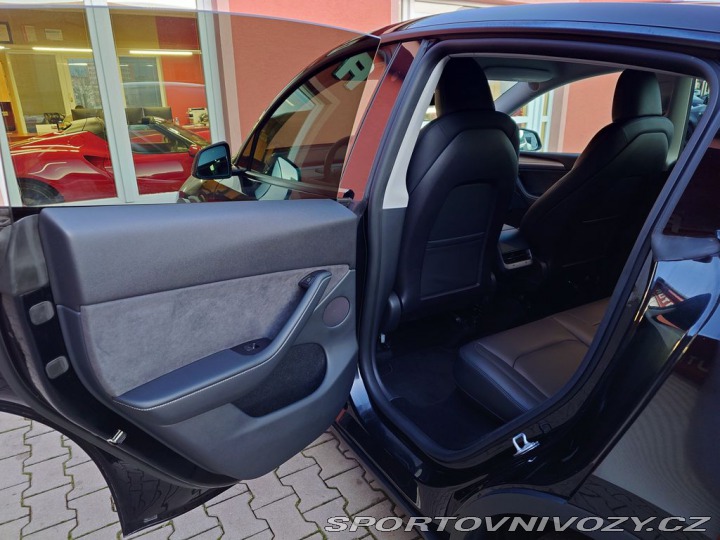 Tesla Model Y Long Range 378kW SOH 93,4 2023