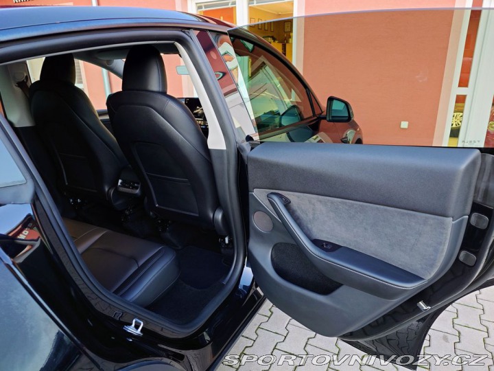 Tesla Model Y Long Range 378kW SOH 93,4 2023