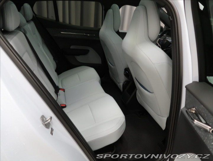 Volvo EX30 Ultra, Single Motor RWD 2025