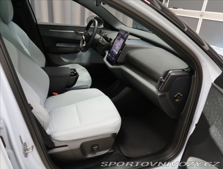 Volvo EX30 Ultra, Single Motor RWD 2025