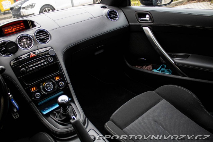 Peugeot RCZ 1.6 THP 200k / AJ SPLÁTK 2011