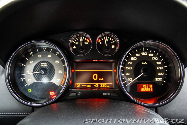 Peugeot RCZ 1.6 THP 200k / AJ SPLÁTK 2011