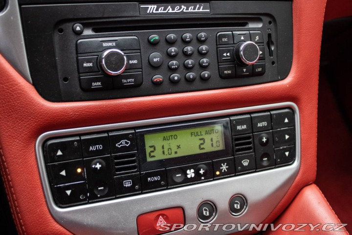 Maserati GranCabrio / AJ NA SPLÁTKY / PROTIÚ 2011