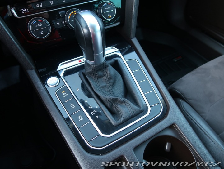 Volkswagen Ostatní modely Passat Highline 2.0 BiTDI 2016