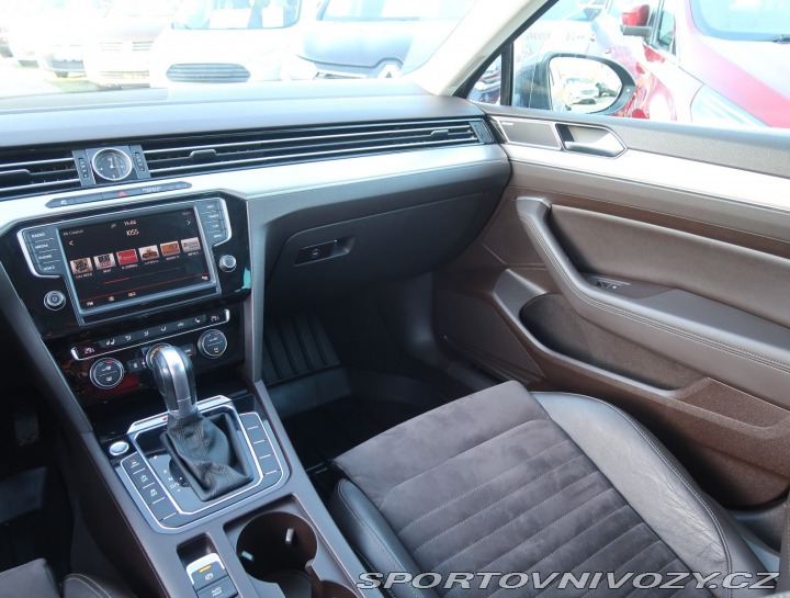Volkswagen Ostatní modely Passat Highline 2.0 BiTDI 2016