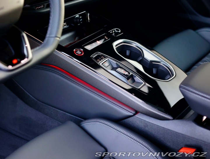 Audi A6 Avant  e-hybrid Quattro C 2025