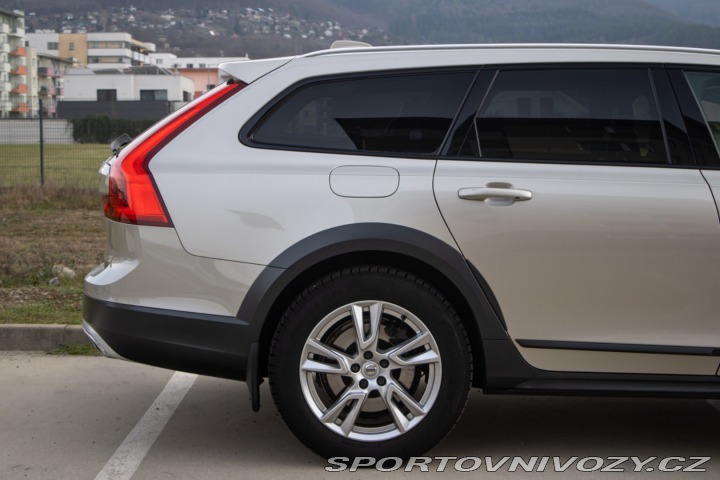 Volvo V90 CC  Cross Country D5 2.0L 2017