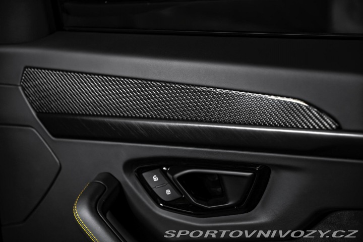 Lamborghini Urus SE PANORAMA/HUD/SENSONUM 2025