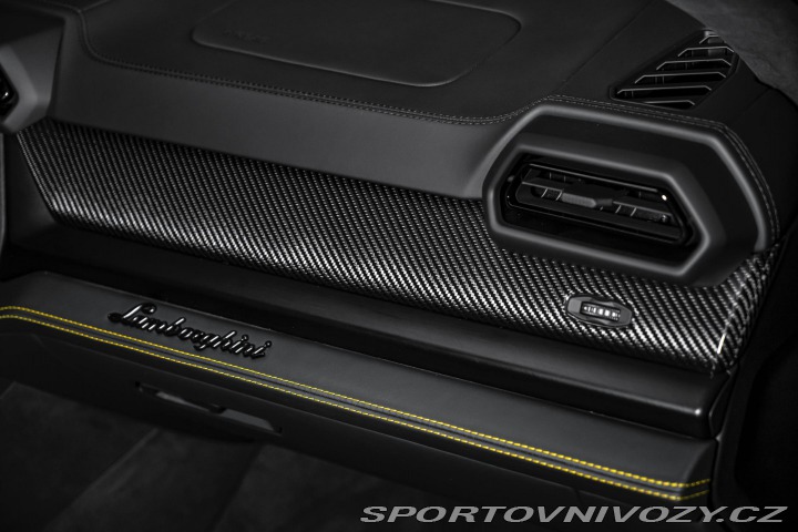 Lamborghini Urus SE PANORAMA/HUD/SENSONUM 2025