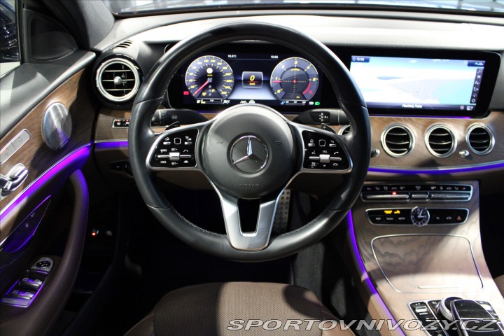 Mercedes-Benz E 200d DIS+ / 360° / NezTop 2020