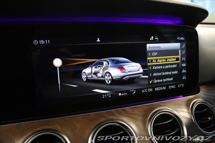 Mercedes-Benz E 200d DIS+ / 360° / NezTop 2020