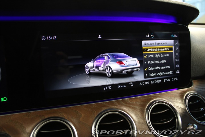 Mercedes-Benz E 200d DIS+ / 360° / NezTop 2020