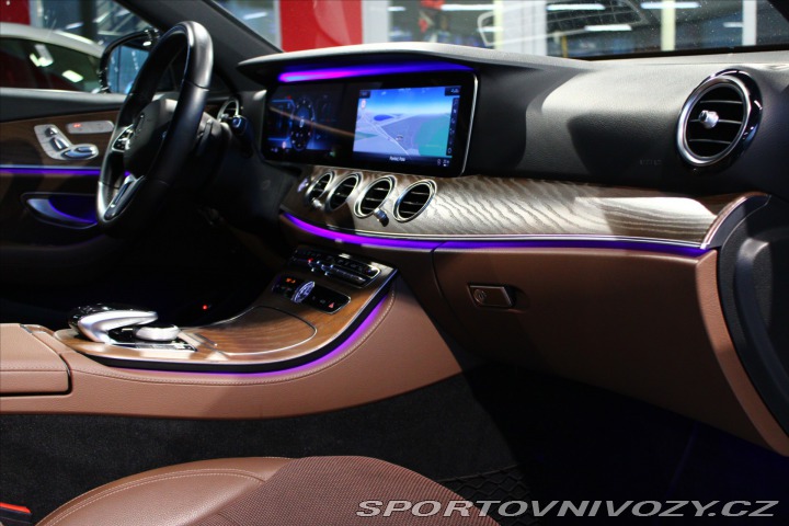 Mercedes-Benz E 200d DIS+ / 360° / NezTop 2020