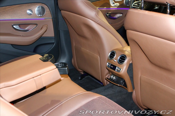 Mercedes-Benz E 200d DIS+ / 360° / NezTop 2020