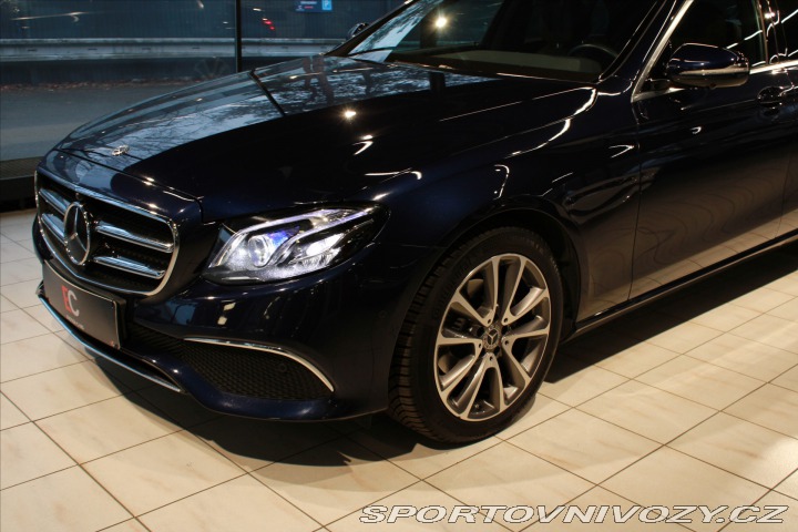 Mercedes-Benz E 200d DIS+ / 360° / NezTop 2020