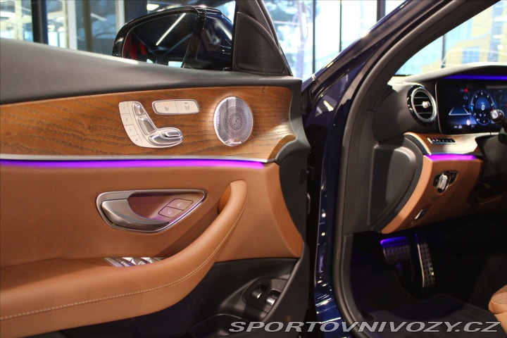 Mercedes-Benz E 200d DIS+ / 360° / NezTop 2020