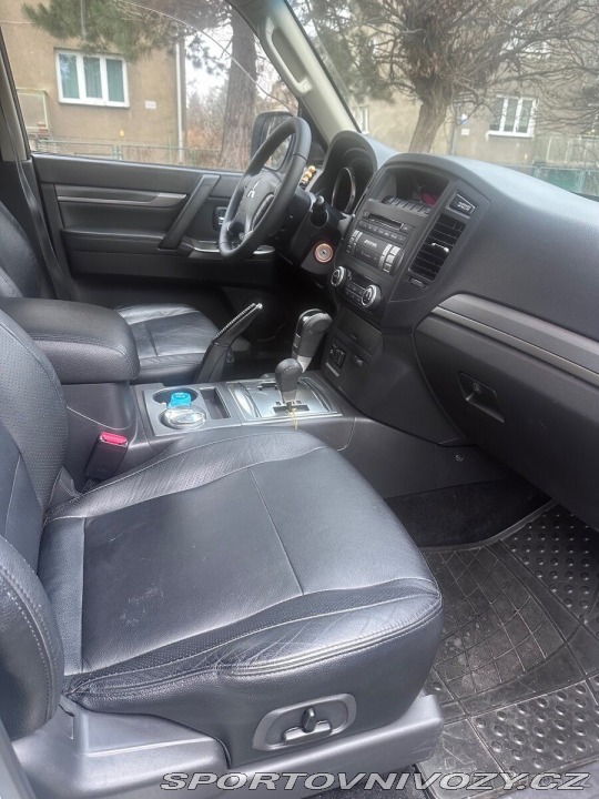 Mitsubishi Ostatní modely Pajero 3,2 ( 147 kW) 2014