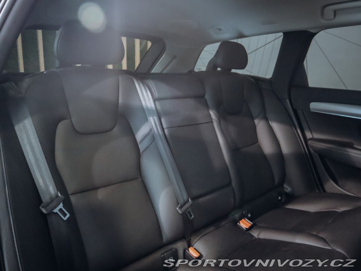 Volvo V90 2.0 T8 AWD Momentum - EL 2018